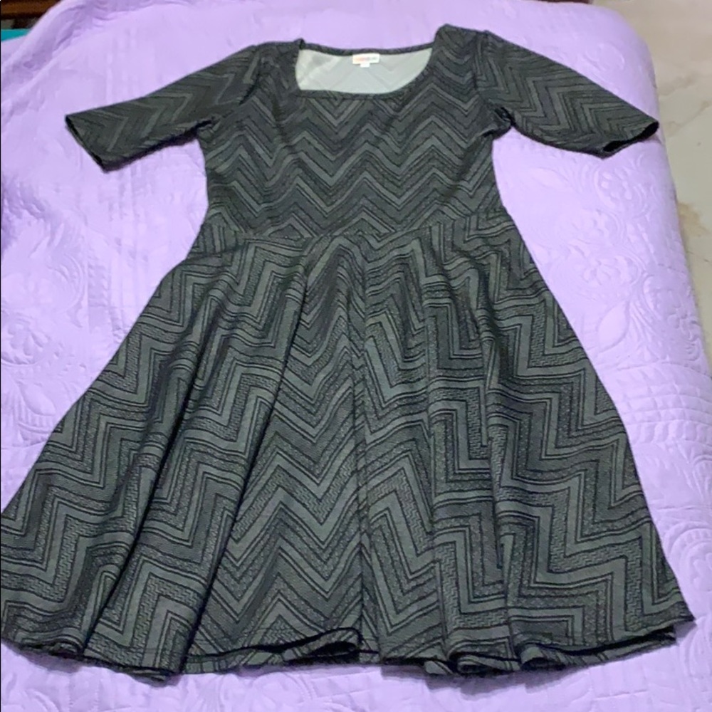 Lularoe Nicole black and grey casual flowy dress